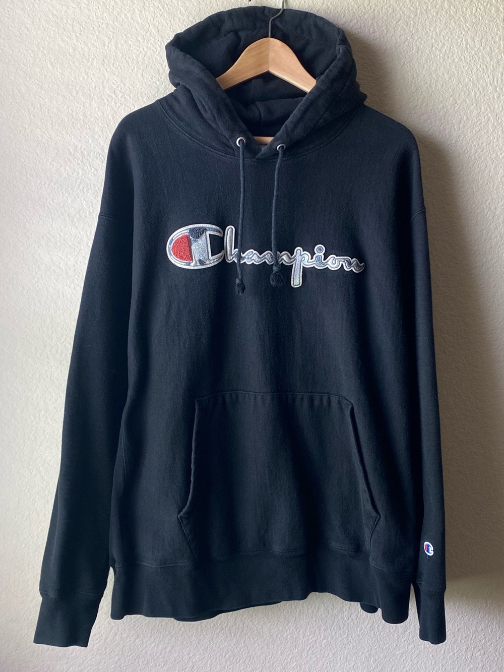 Champion Men’s Hoodie 2XL Black Sweatshirt Script Logo Athletic Sport Gym Active